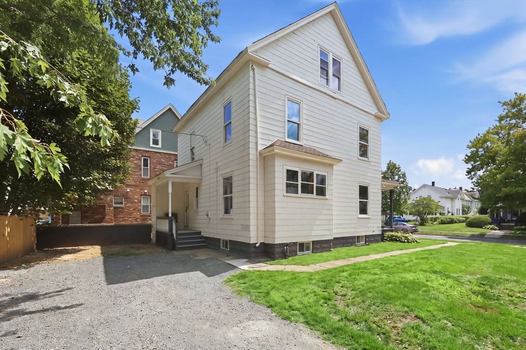 24 Washington Ave Holyoke — Photo 4 of 41