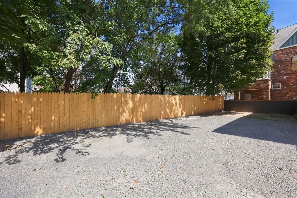 24 Washington Ave Holyoke — Photo 5 of 41
