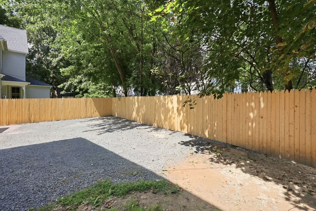 24 Washington Ave Holyoke — Photo 6 of 41