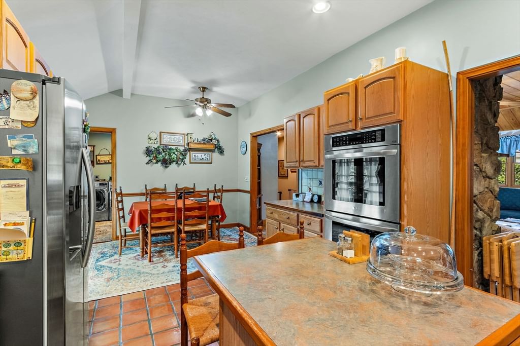 421 Oakhill Avenue Attleboro — Photo 17 of 42