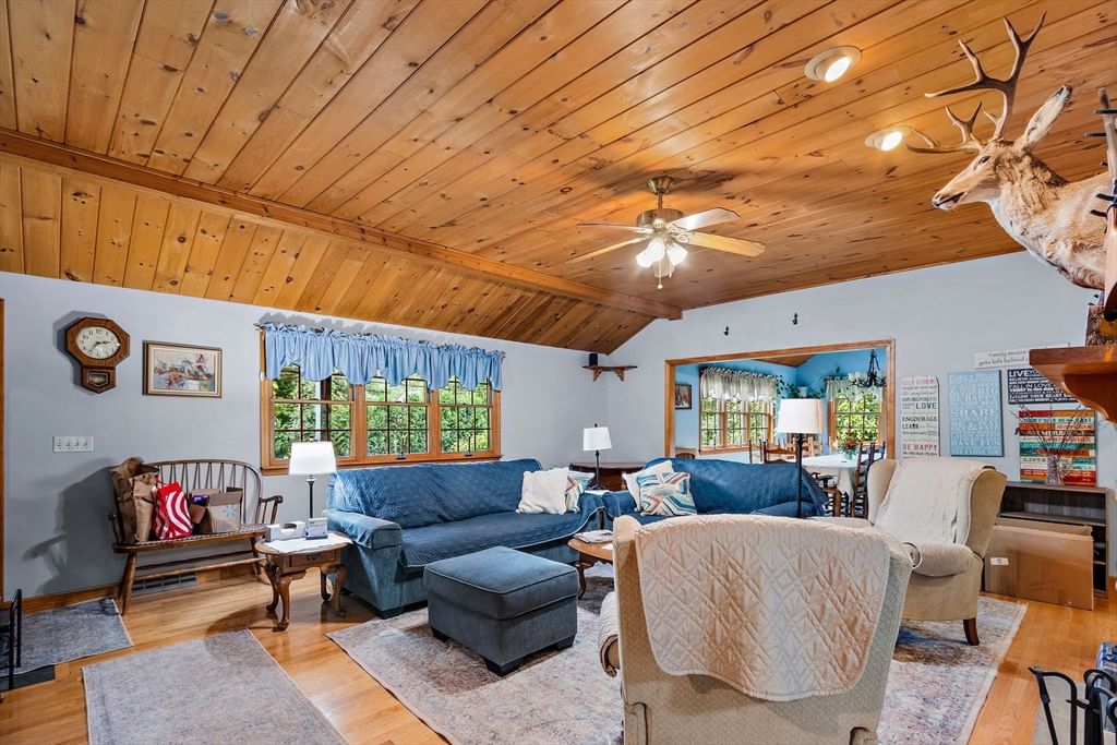421 Oakhill Avenue Attleboro — Photo 20 of 42