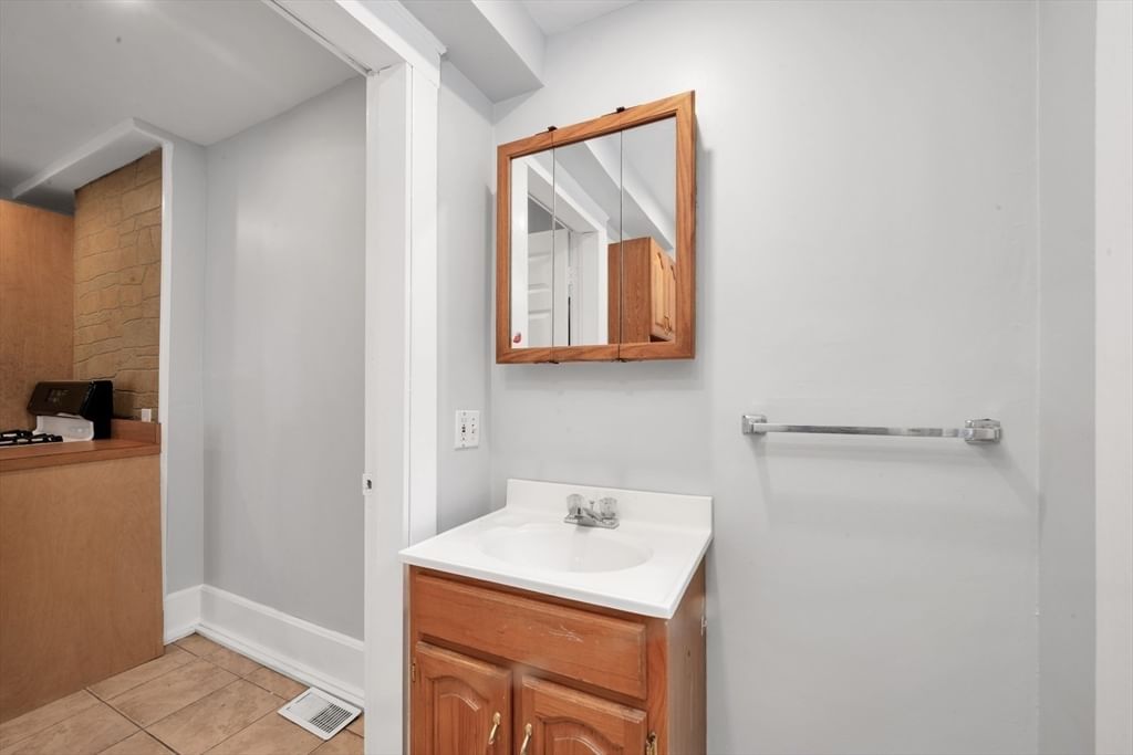 74-76 Whiton Ave Quincy — Photo 7 of 29