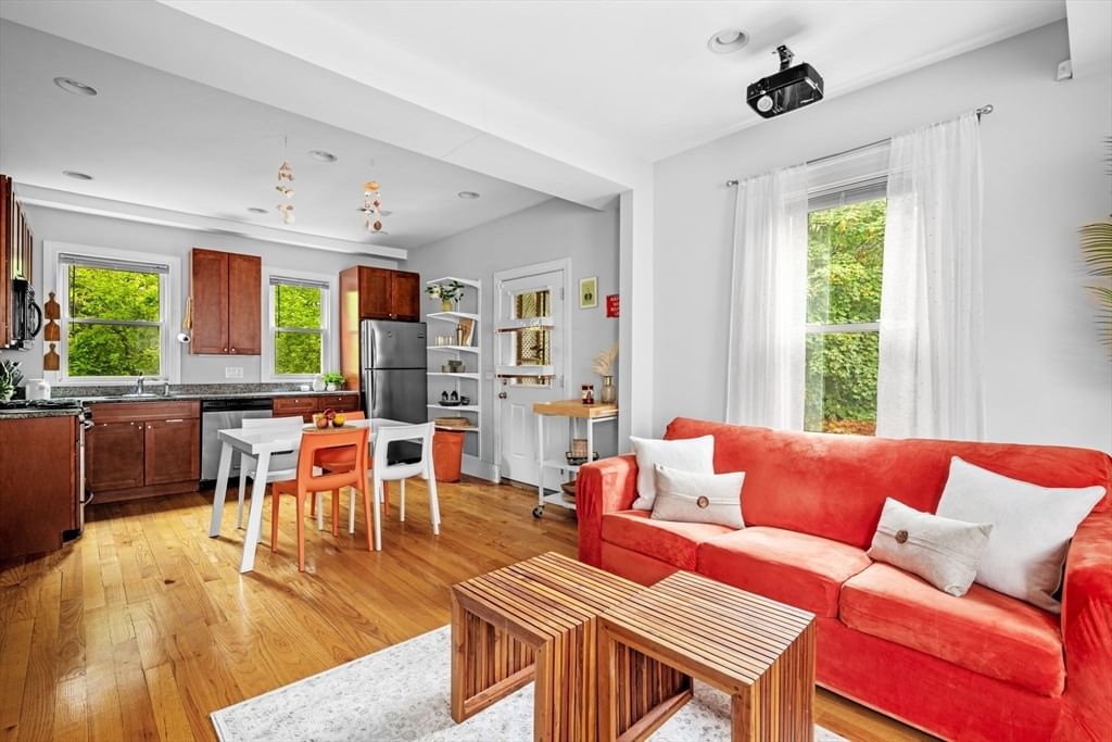 33 Plainfield St #2 Boston — Photo 10 of 33