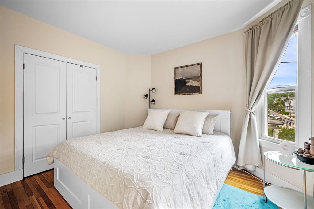 33 Plainfield St #2 Boston — Photo 13 of 33
