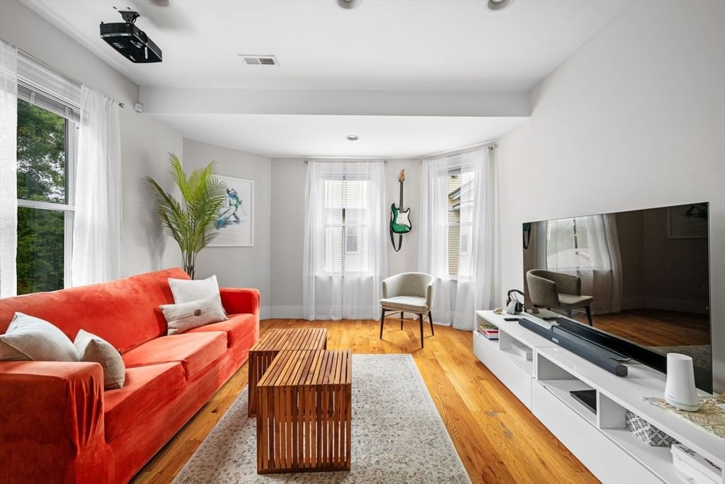 33 Plainfield St #2 Boston — Photo 8 of 33