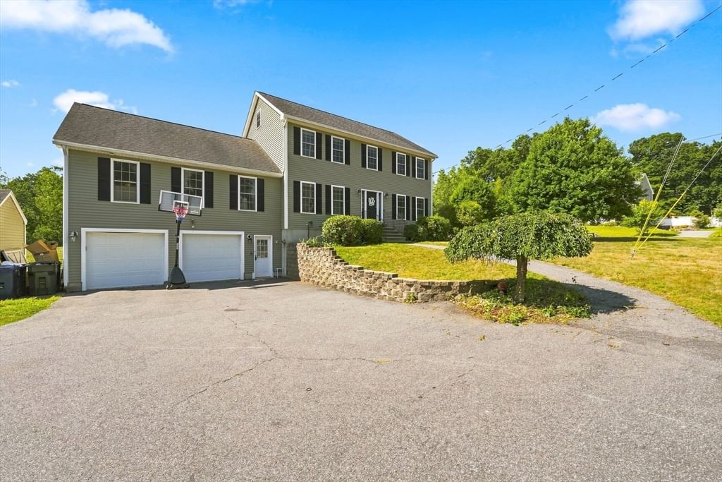 341 Primrose Hill Dracut — Photo 2 of 42