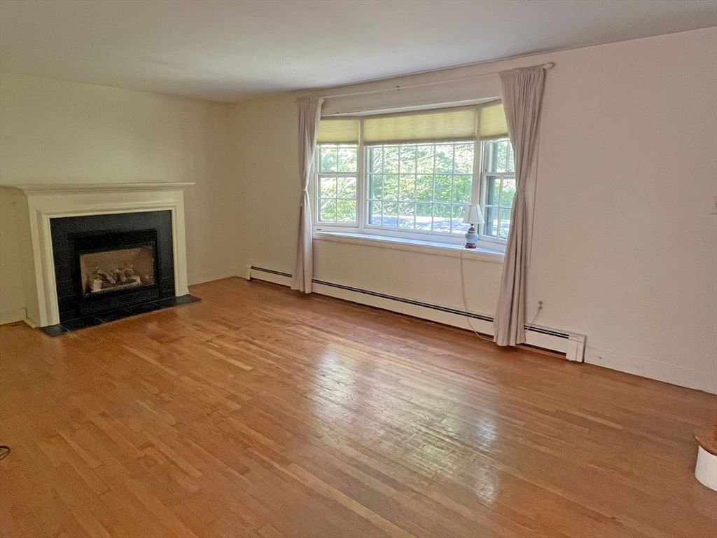 7 Tupola Ln Mattapoisett — Photo 2 of 27