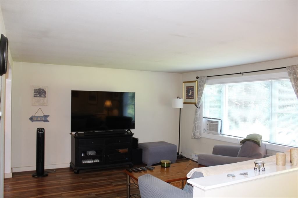 4 Howard George Ct Salisbury — Photo 4 of 15
