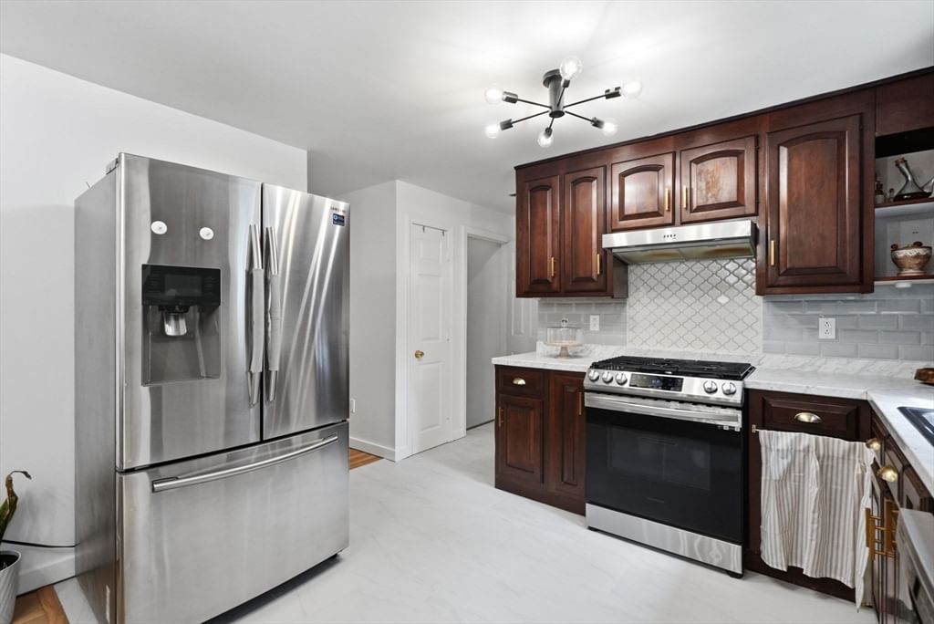 5 Glen St Framingham — Photo 4 of 41