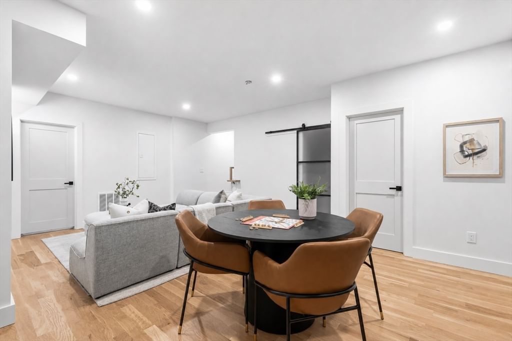 167 Albion St Somerville — Photo 19 of 42