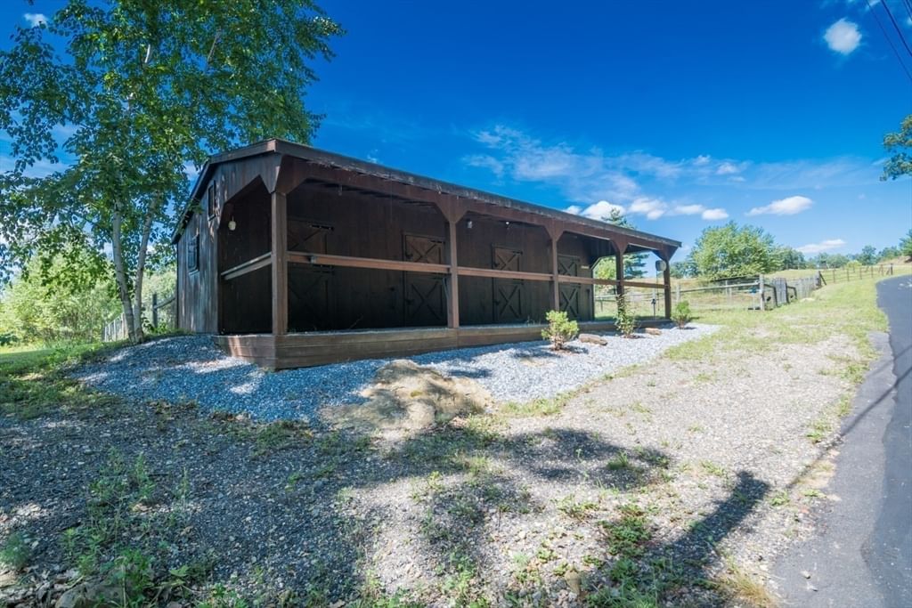 16 Cider Mill Rd North Brookfield — Photo 27 of 35