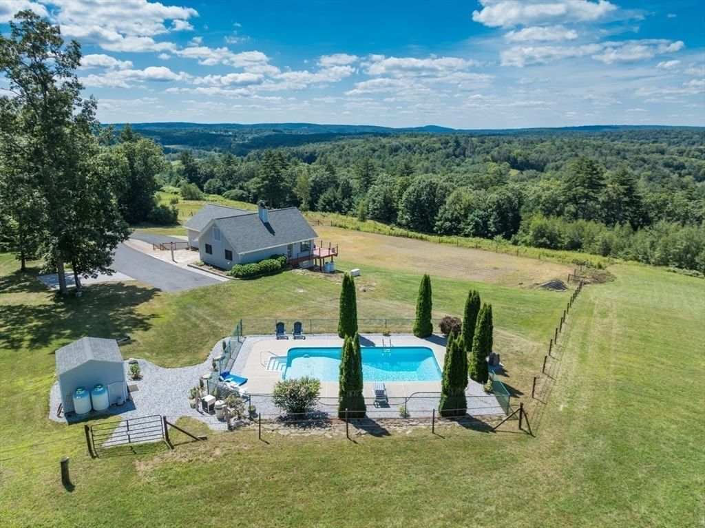 16 Cider Mill Rd North Brookfield — Photo 6 of 35