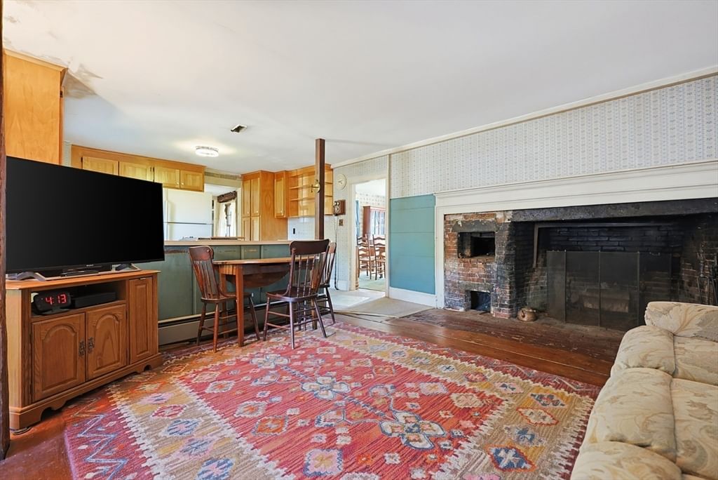 430 Pleasant St Leominster — Photo 17 of 38