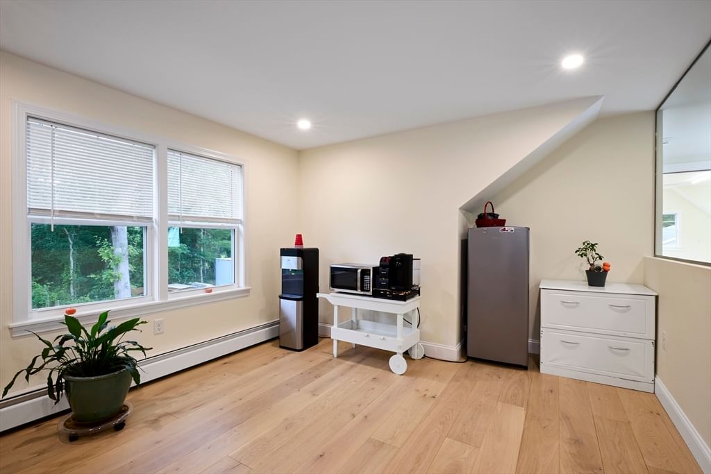 4 Edgerton Dr Falmouth — Photo 16 of 26