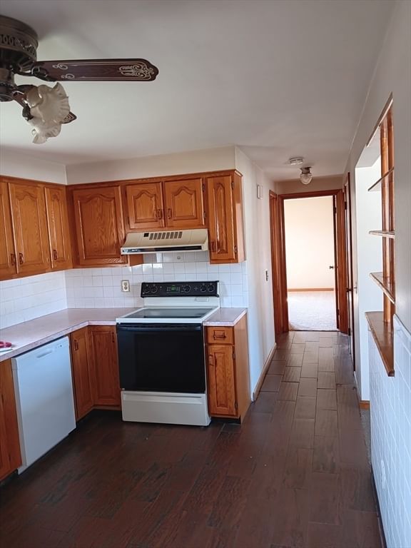 74 Taft Street Agawam — Photo 3 of 10