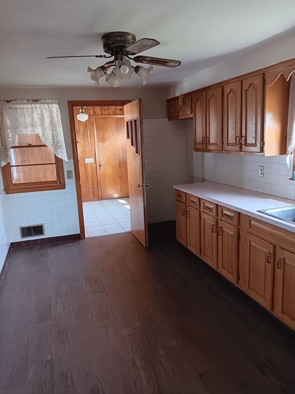 74 Taft Street Agawam — Photo 4 of 10