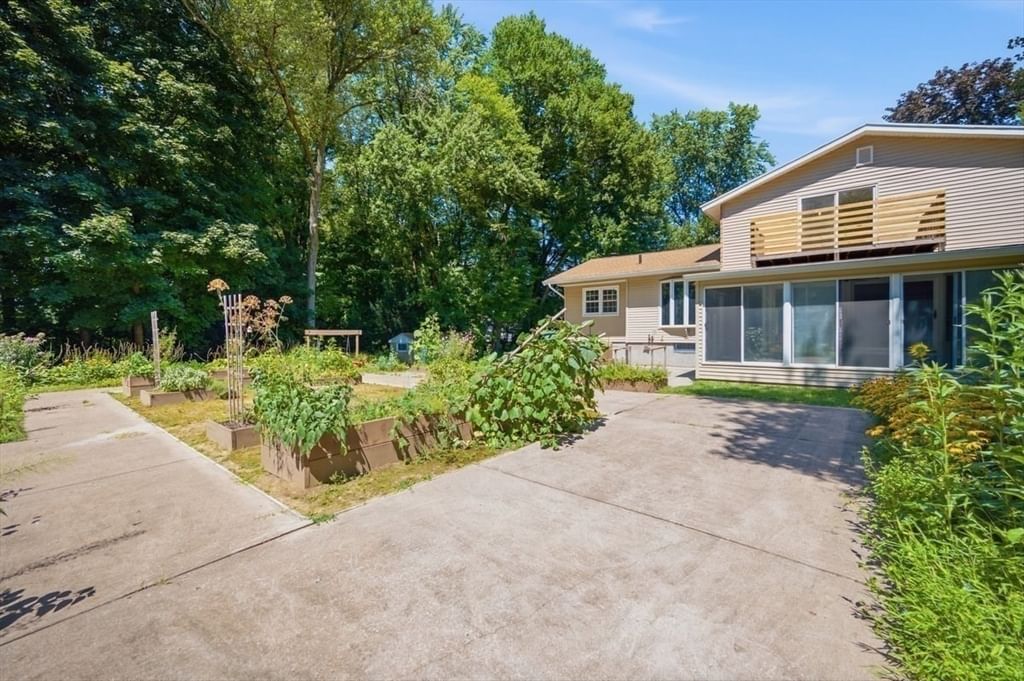1 Corey St Agawam — Photo 10 of 42