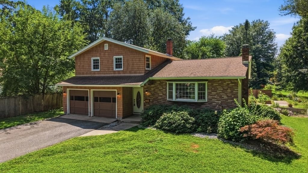 1 Corey St Agawam — Photo 3 of 42