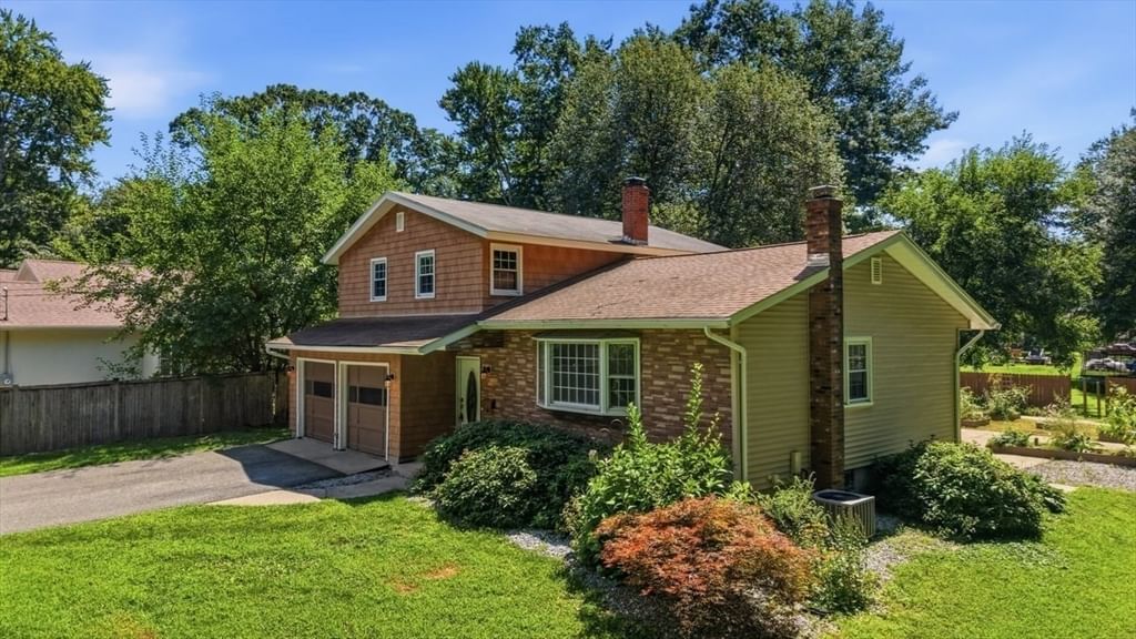 1 Corey St Agawam — Photo 4 of 42
