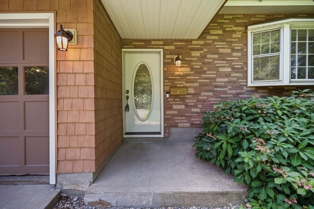 1 Corey St Agawam — Photo 5 of 42