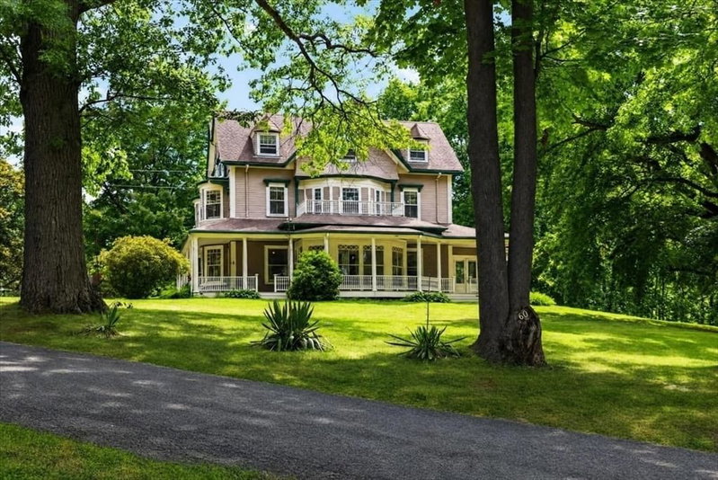 60 Bradley Hill Road