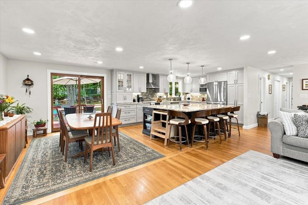 76 Westover Pkwy Norwood — Photo 8 of 35