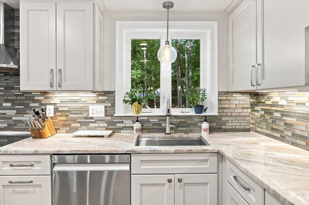 76 Westover Pkwy Norwood — Photo 9 of 35