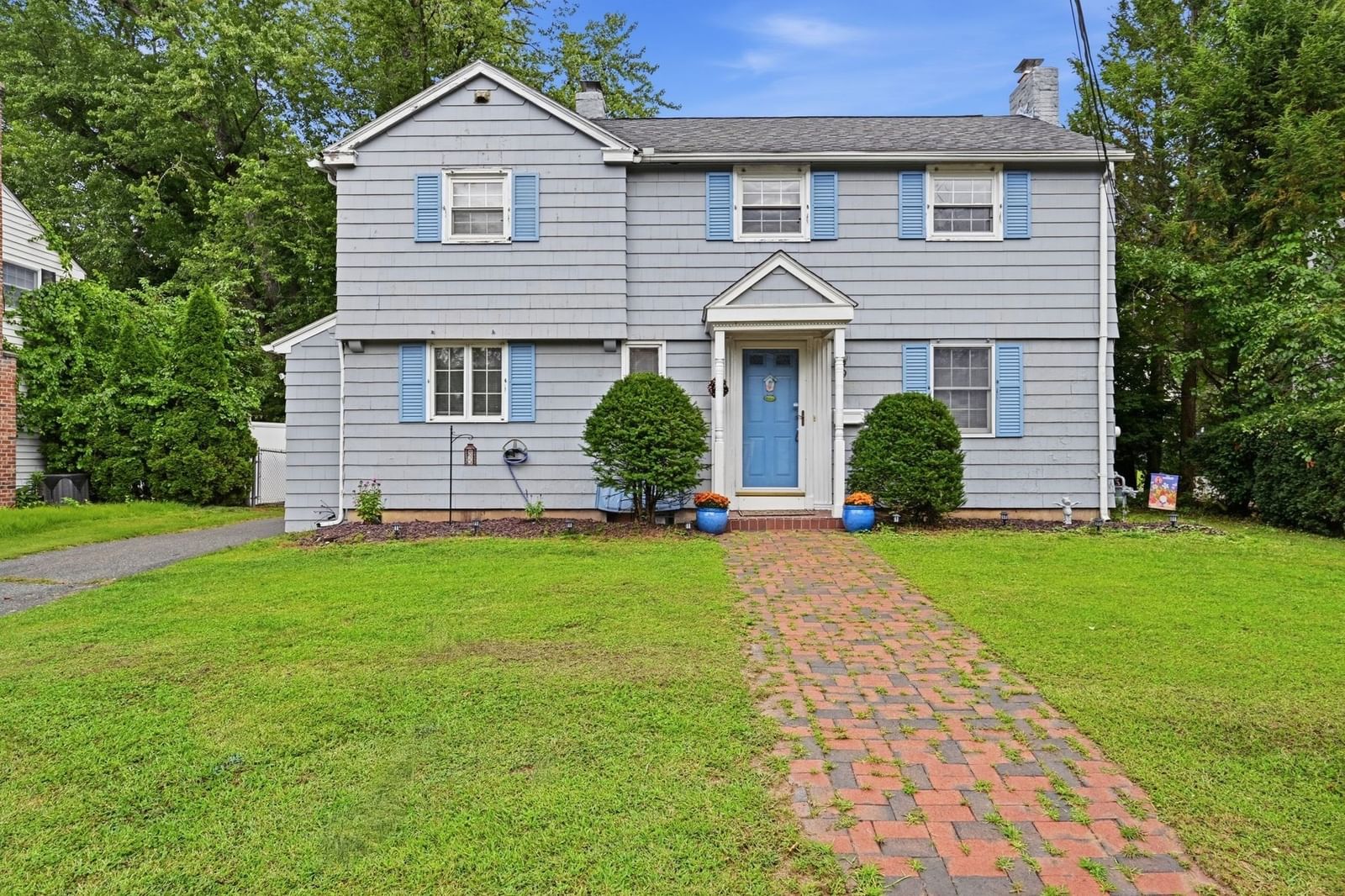 Property at 89 Abbott St, Springfield, MA 01118
