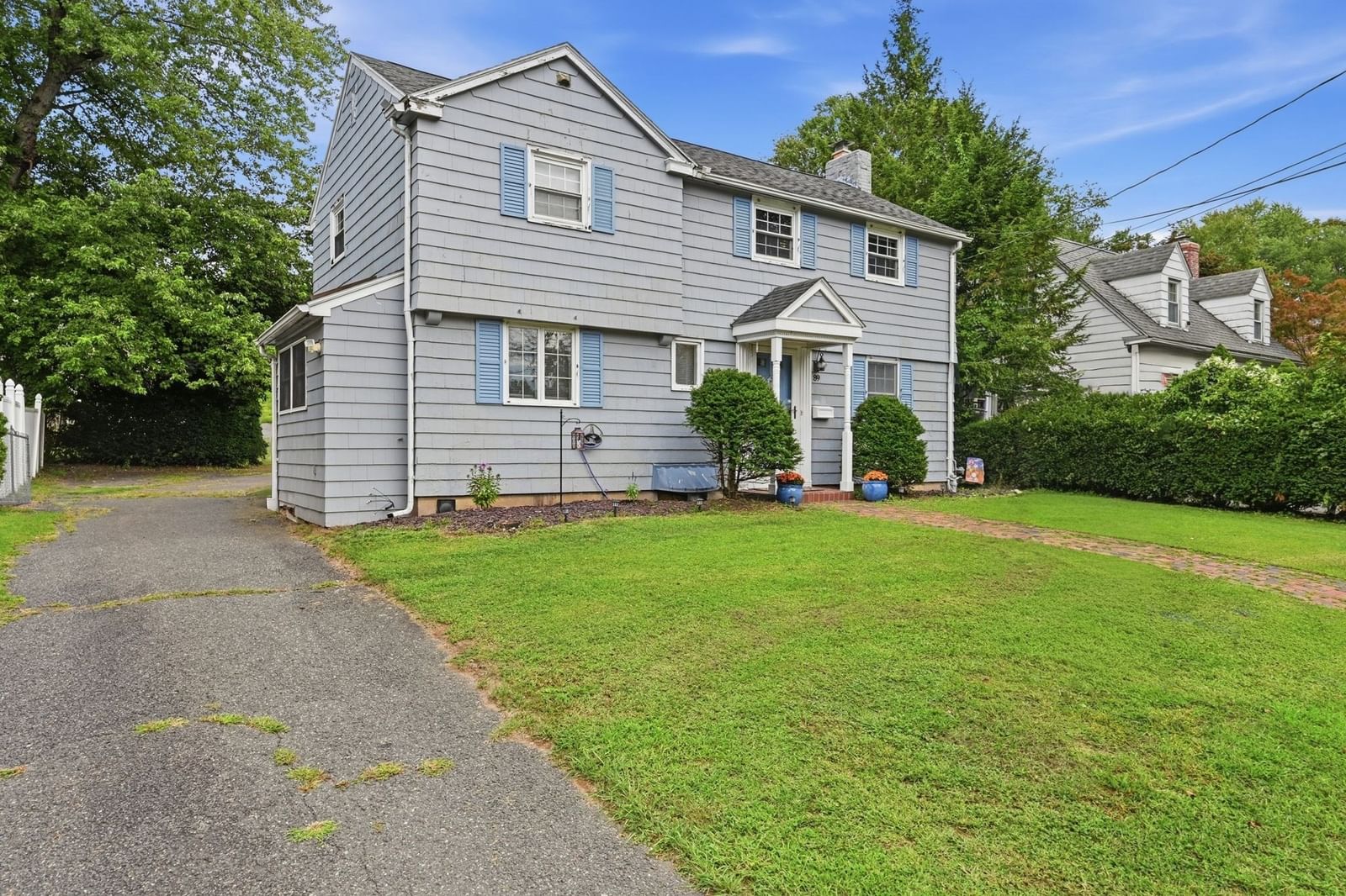 89 Abbott St Springfield — Photo 2 of 41