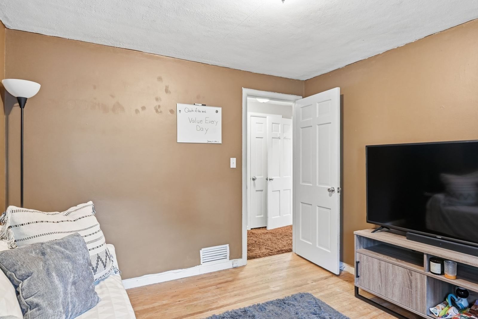 89 Abbott St Springfield — Photo 23 of 41