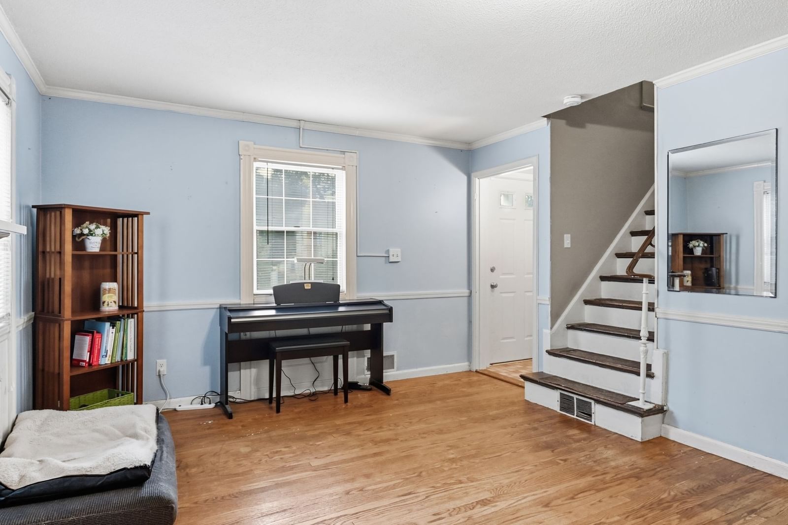 89 Abbott St Springfield — Photo 7 of 41