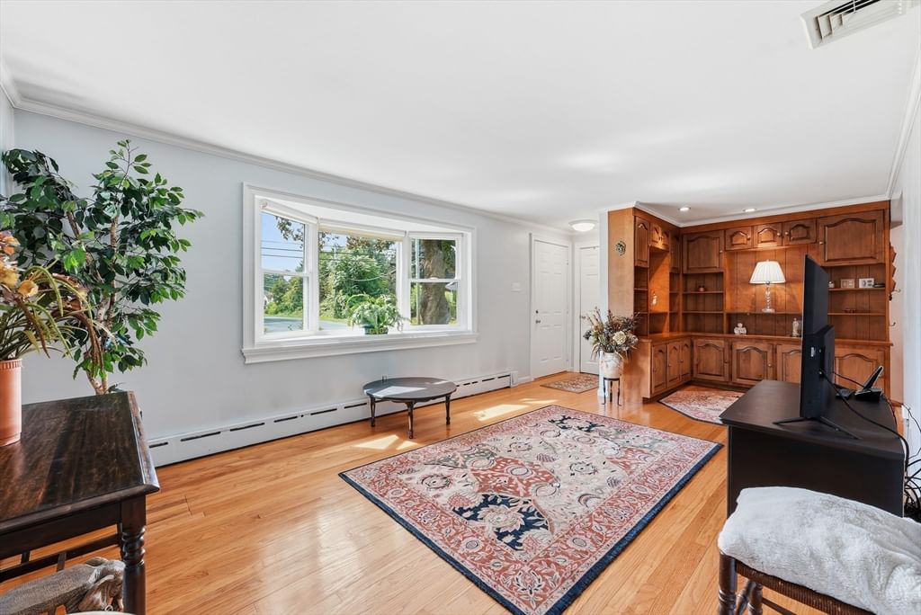 193 Meadow Street Agawam — Photo 11 of 42