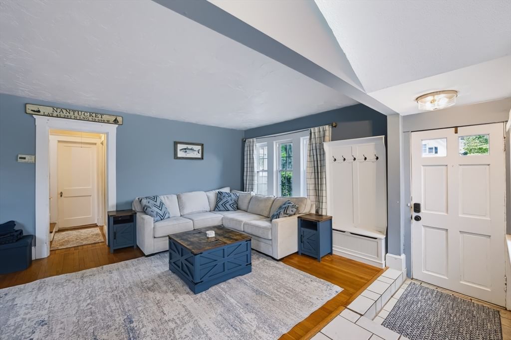 197 N Main St Sharon — Photo 4 of 33