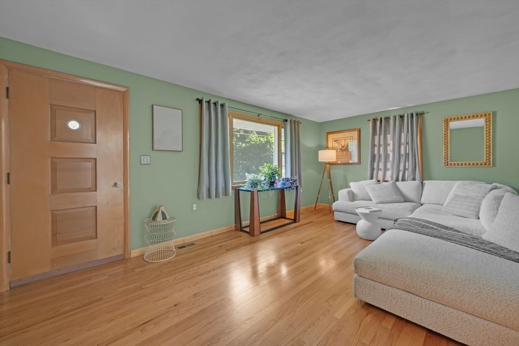 127 Springfield St Palmer — Photo 4 of 30