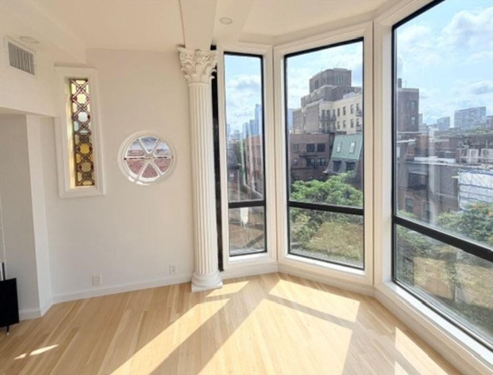 113 Beacon St #PHR Boston — Photo 6 of 16