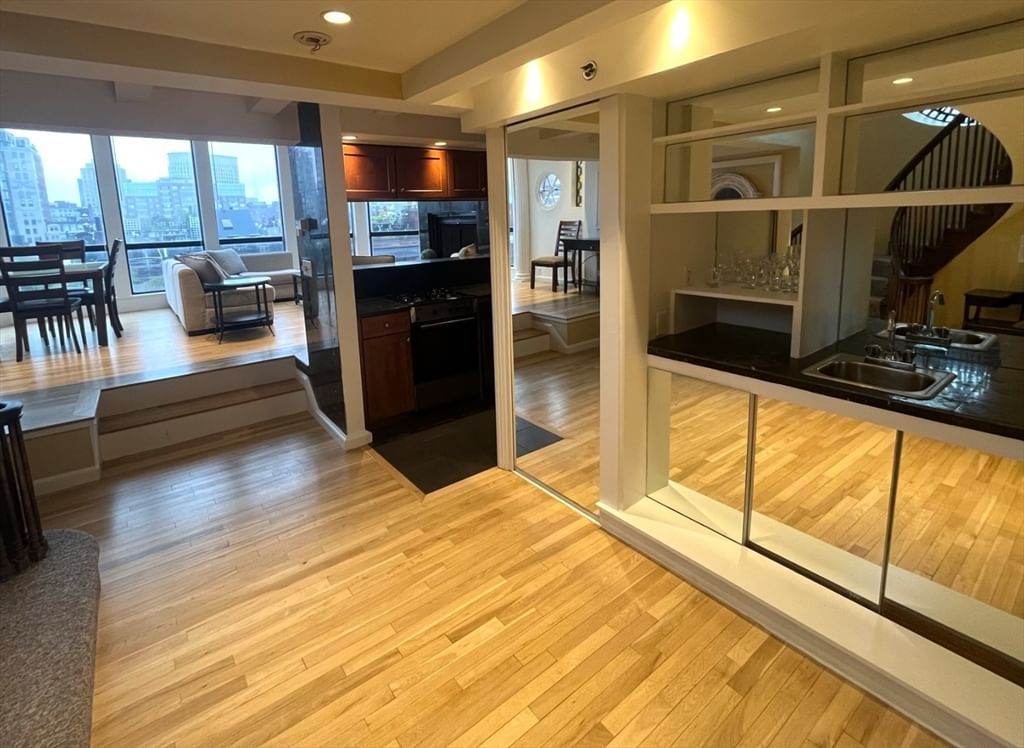 113 Beacon St #PHR Boston — Photo 8 of 16