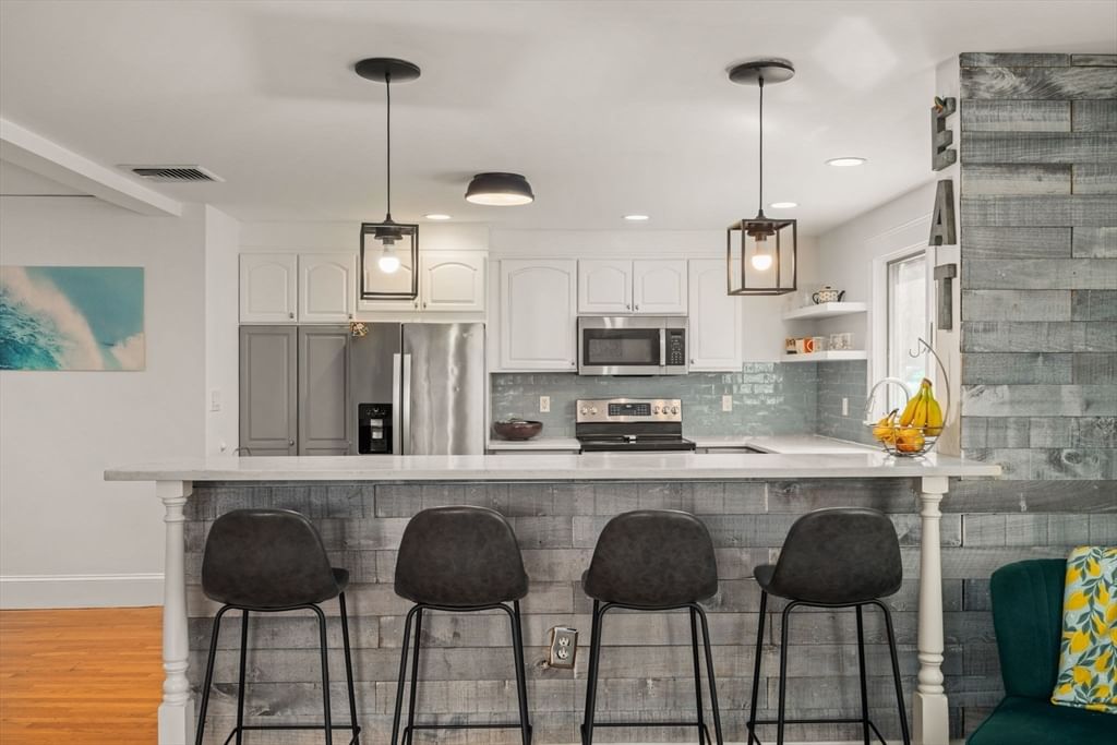 24 Holland St Needham — Photo 10 of 36