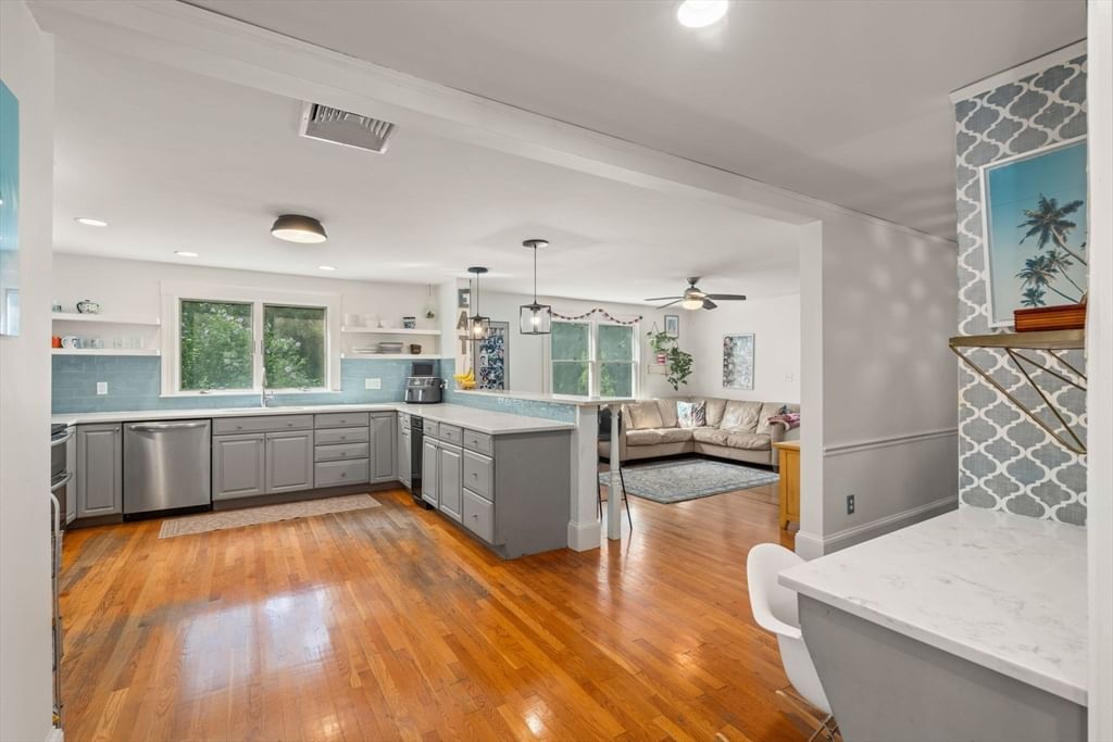 24 Holland St Needham — Photo 8 of 36