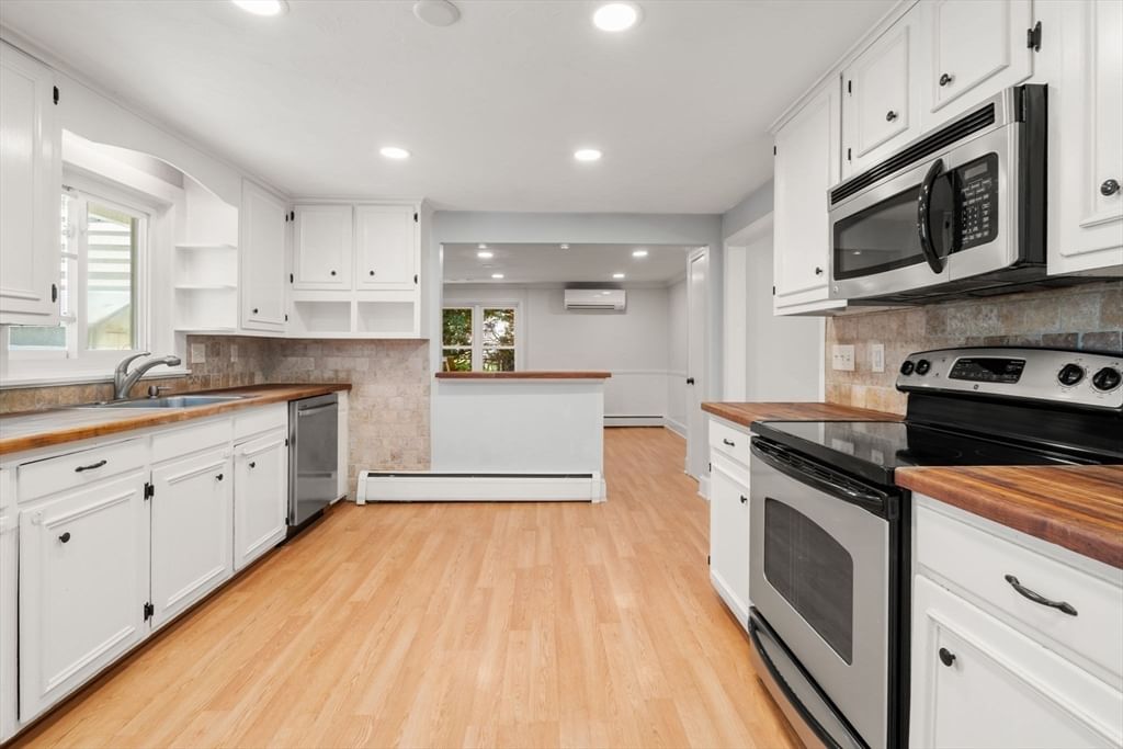 8 Vista Dr Shrewsbury — Photo 7 of 24