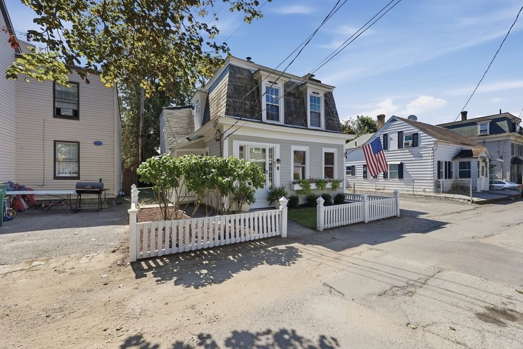 61 Central Street Fitchburg — Photo 2 of 41