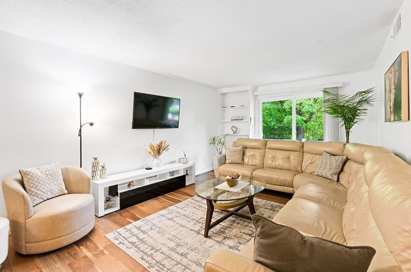 176 Maple Ave Unit 1-26