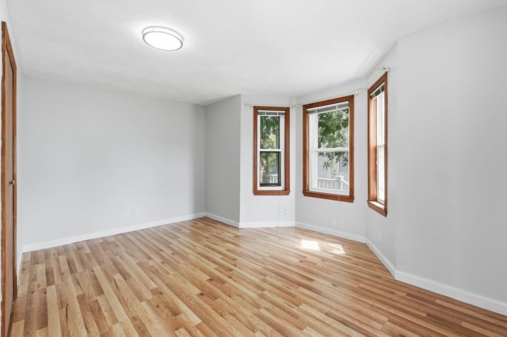 216 Crest Ave Revere — Photo 11 of 31