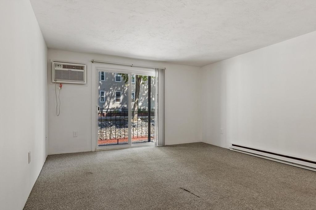 56 Edgeworth #16 Worcester — Photo 15 of 26