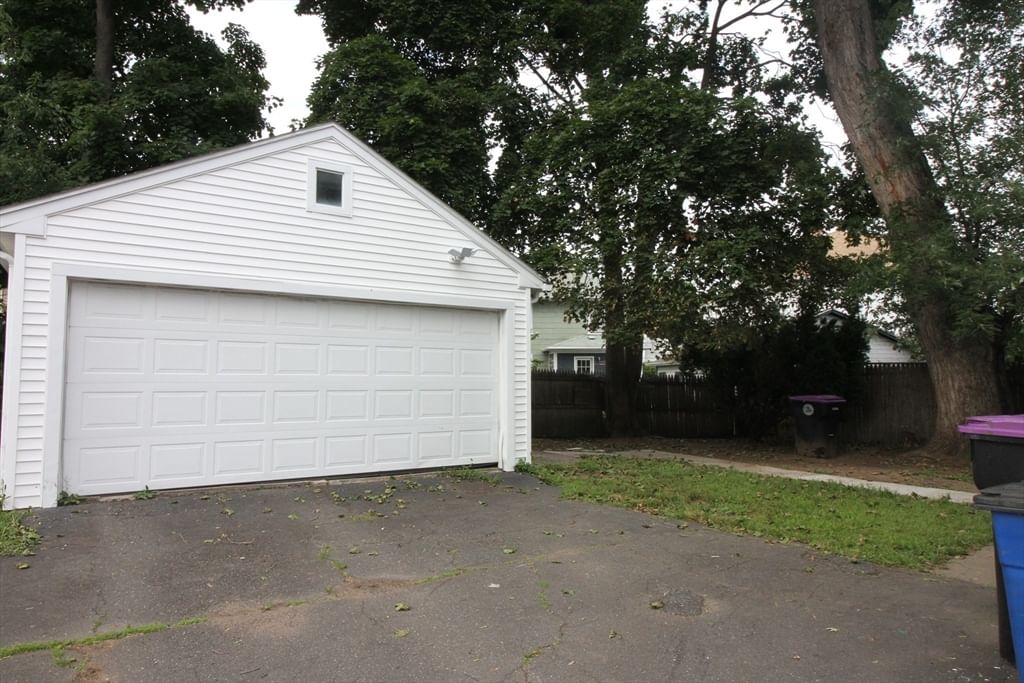 19-21 Thomas Ave Holyoke — Photo 10 of 10