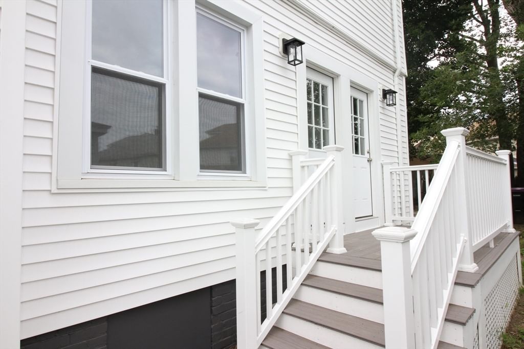 19-21 Thomas Ave Holyoke — Photo 2 of 10