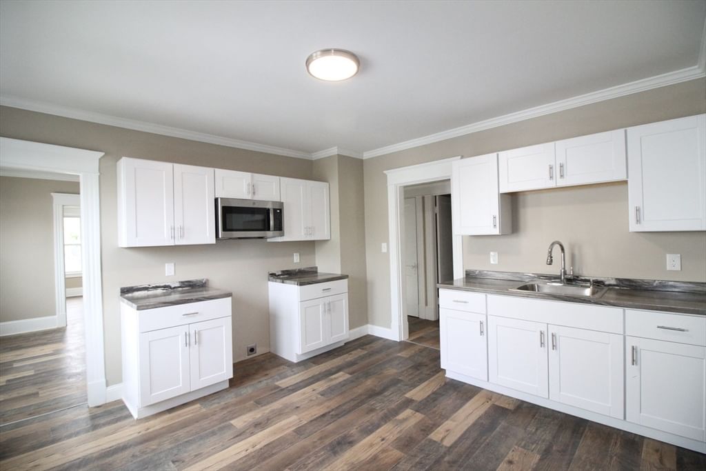 19-21 Thomas Ave Holyoke — Photo 3 of 10