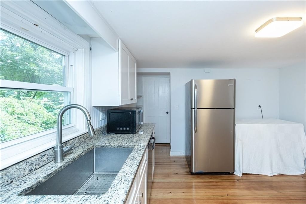 946 Bay Rd. #2 Hamilton — Photo 10 of 24