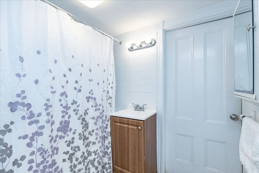 946 Bay Rd. #2 Hamilton — Photo 6 of 24