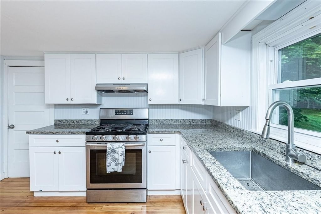 946 Bay Rd. #2 Hamilton — Photo 9 of 24