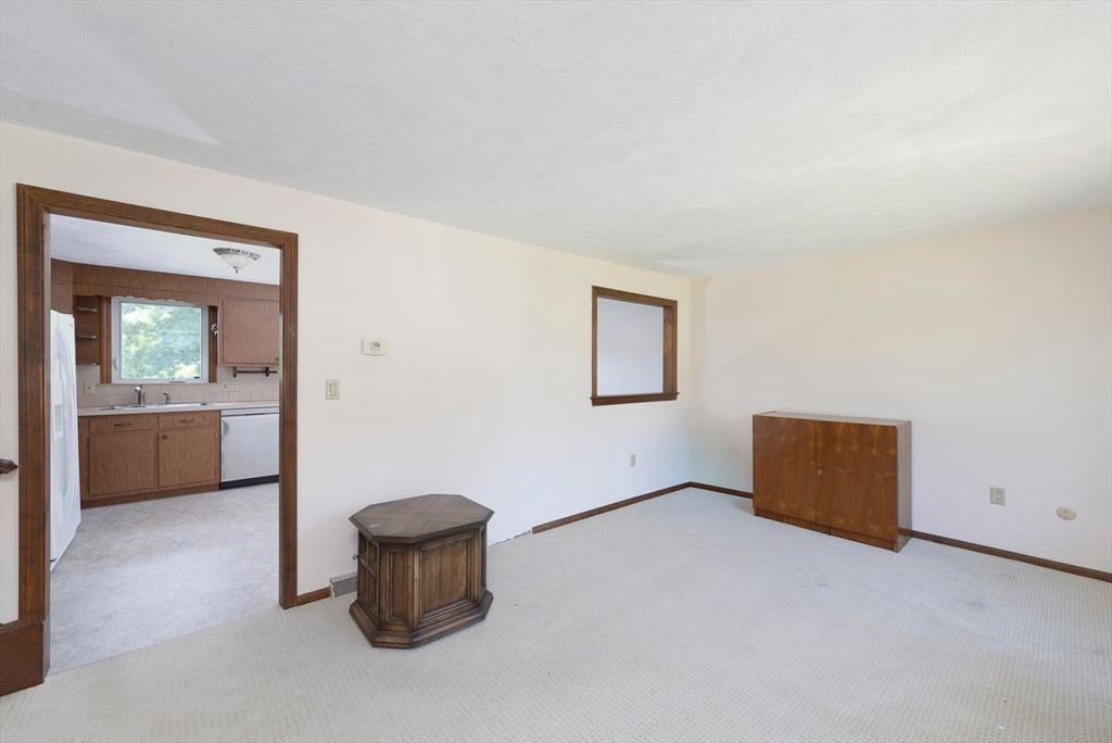 10 Chester Rd Billerica — Photo 16 of 38
